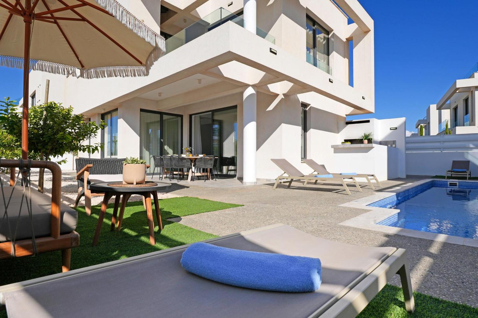 פרוטאראס Villa Queen Valentina מראה חיצוני תמונה